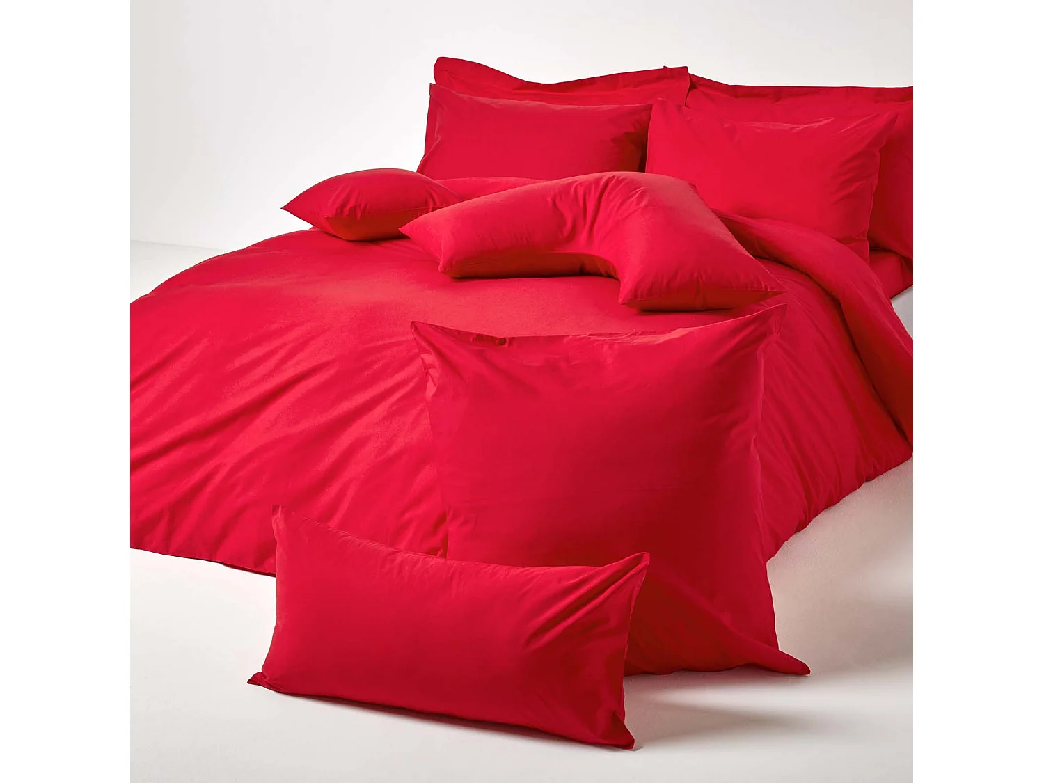 Homescapes Red Continental Egyptian Cotton Pillowcase 200 TC, 80 x 80 cm
