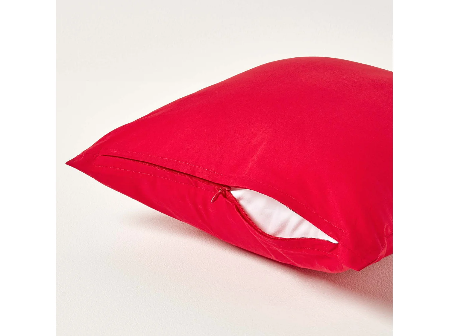 Homescapes Red Continental Egyptian Cotton Pillowcase 200 TC, 40 x 40 cm
