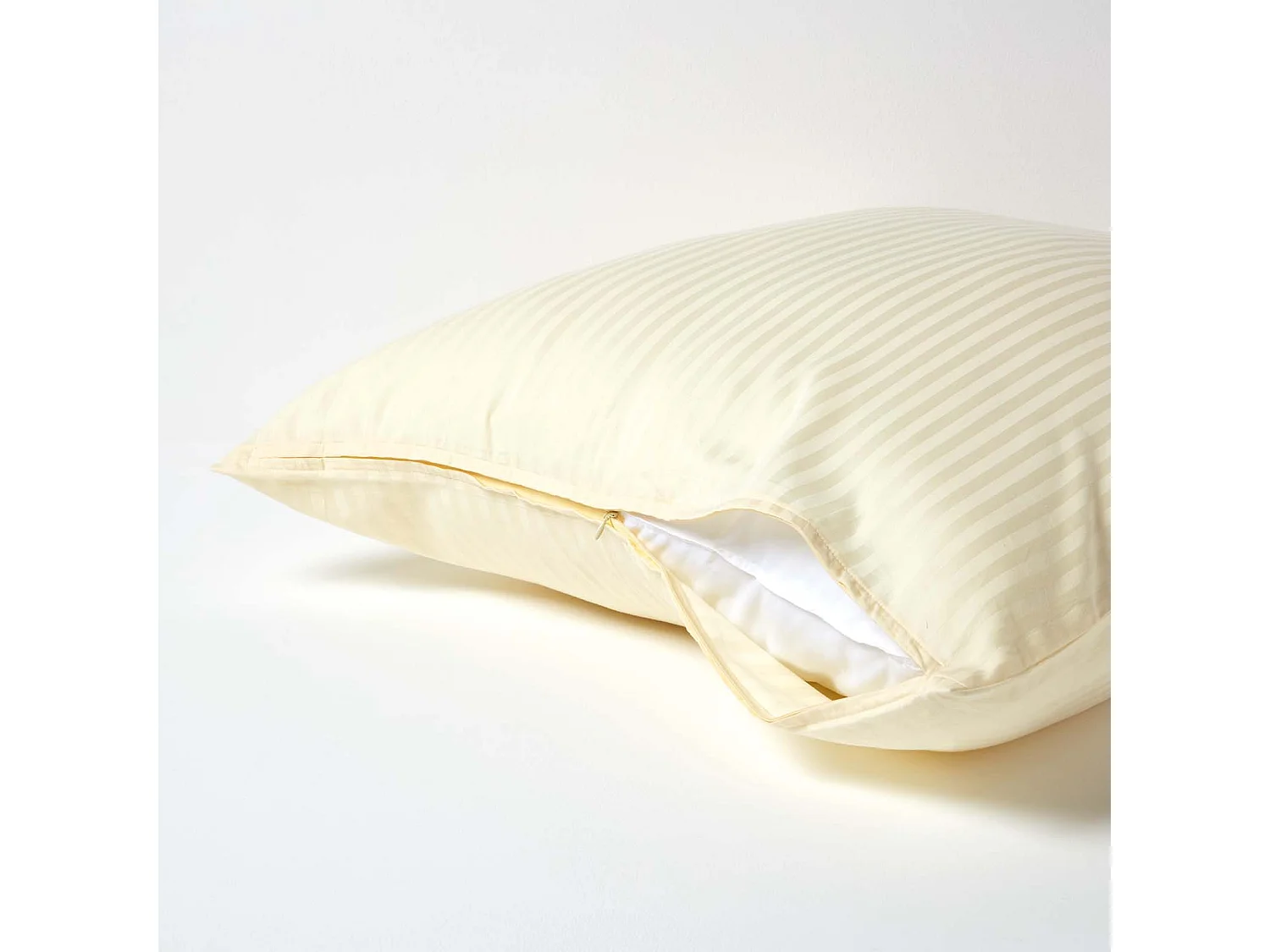 Homescapes Pastel Yellow Continental Egyptian Cotton Pillowcase 330 TC, 80 x 80 cm