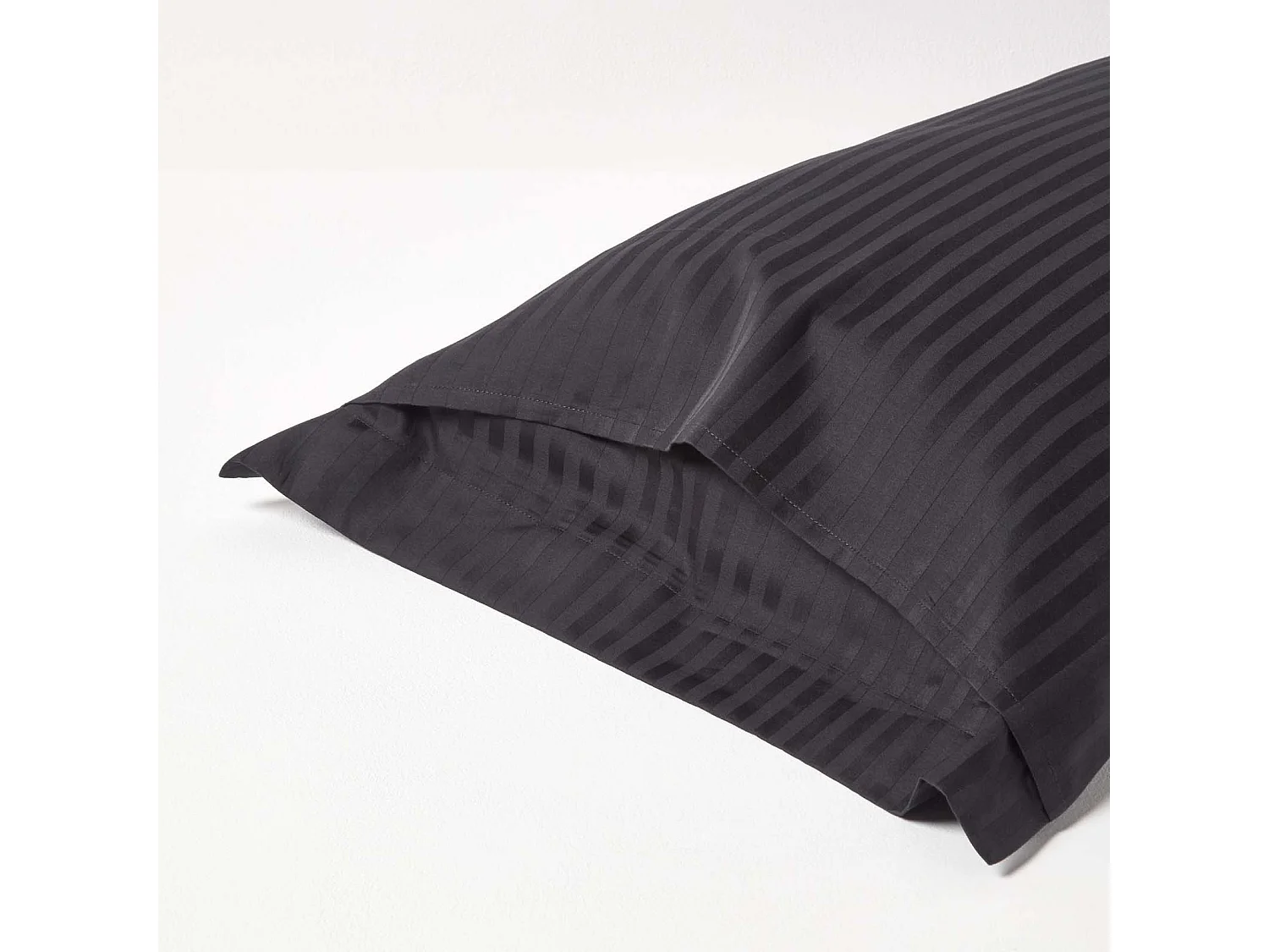 Homescapes Black Egyptian Cotton Ultrasoft King Size Oxford Pillowcase 330 TC