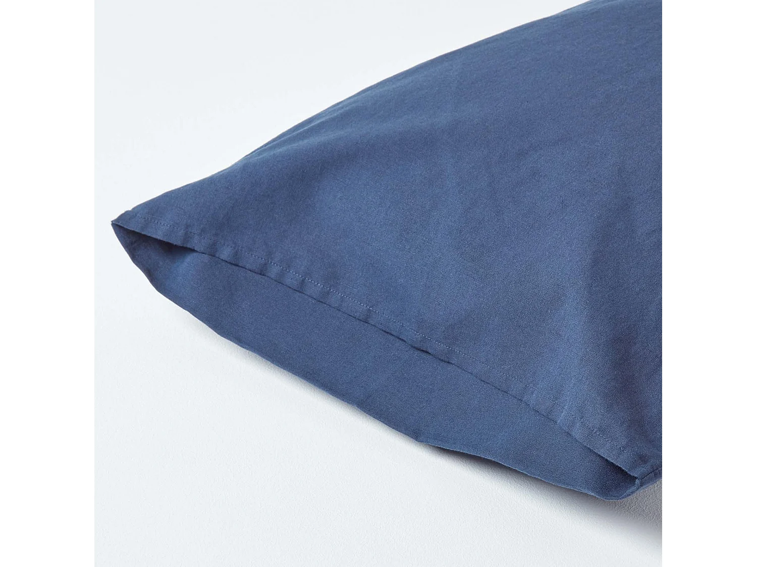 Homescapes Navy Blue Linen Housewife Pillowcase, Standard