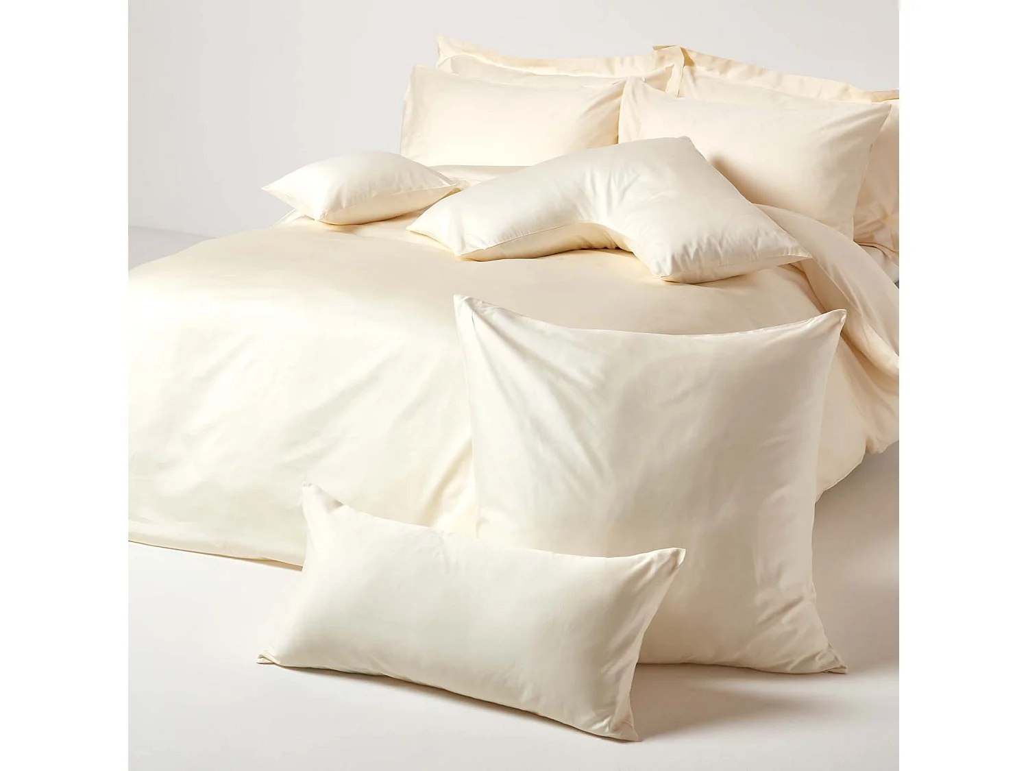 Homescapes Cream V Shaped Pillowcase Organic Cotton 400 Thread Count