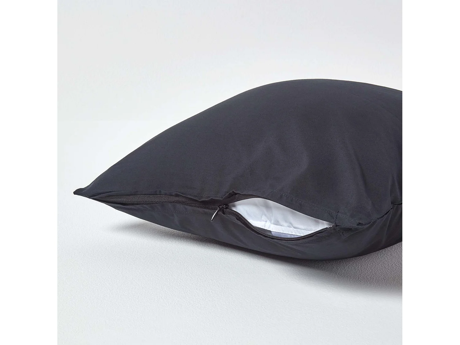 Homescapes Black Continental Egyptian Cotton Pillowcase 200 TC, 40 x 40 cm