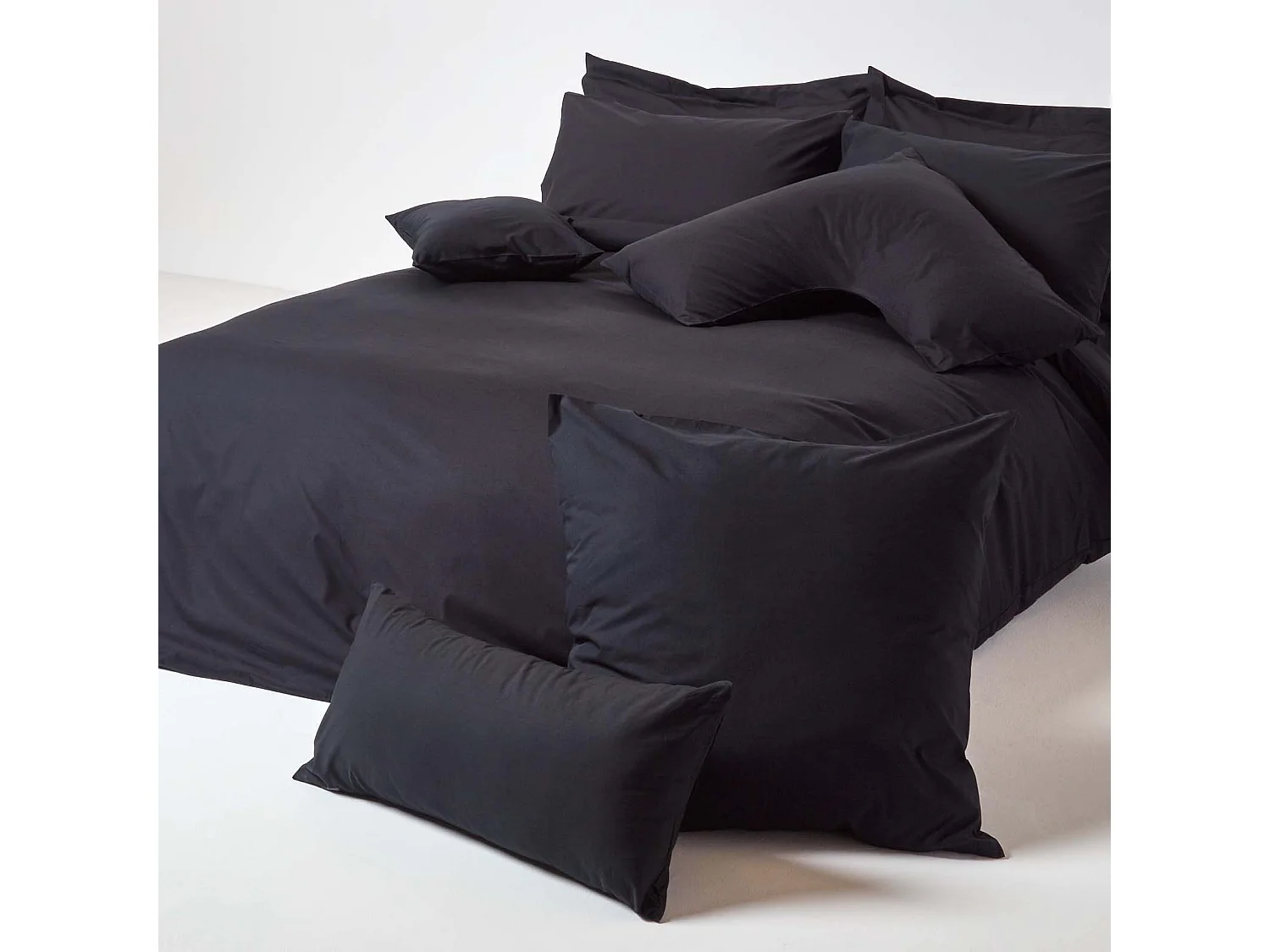 Homescapes Black Continental Egyptian Cotton Pillowcase 200 TC, 40 x 40 cm