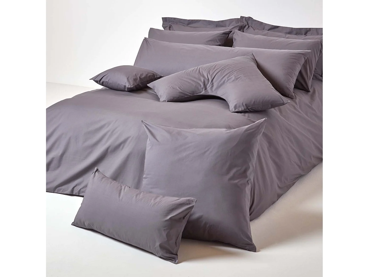 Homescapes Dark Grey Egyptian Cotton Housewife Pillowcase 200 TC, Body Pillowcase