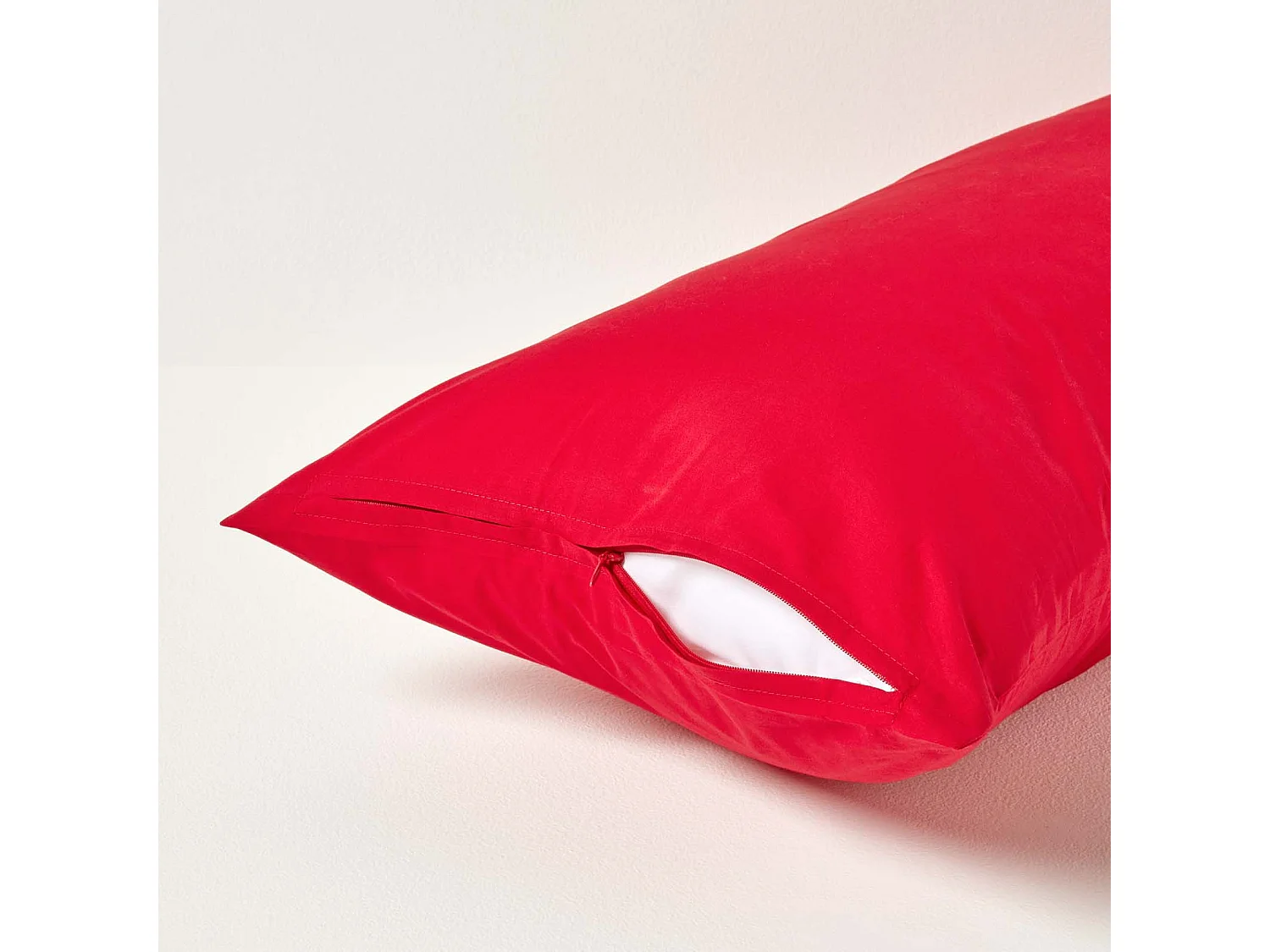 Homescapes Red Continental Egyptian Cotton Pillowcase 200 TC, 40 x 80 cm