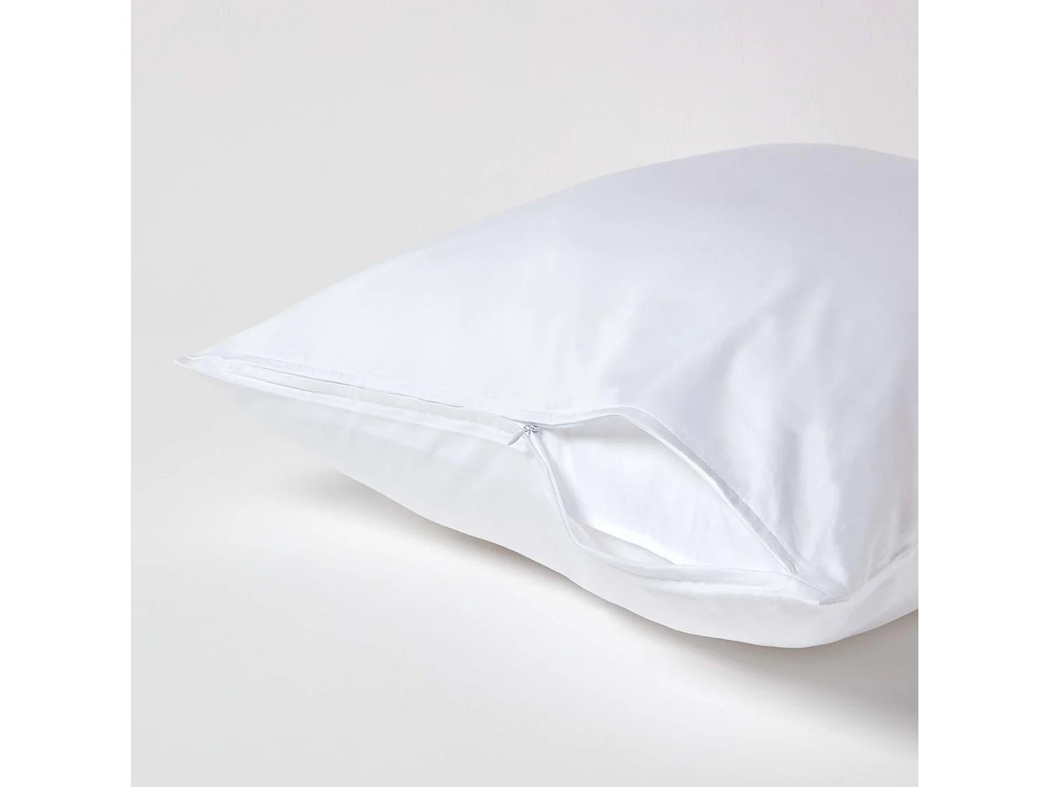 Homescapes White Organic Cotton Continental Pillowcase 400 TC, 60 x 60 cm