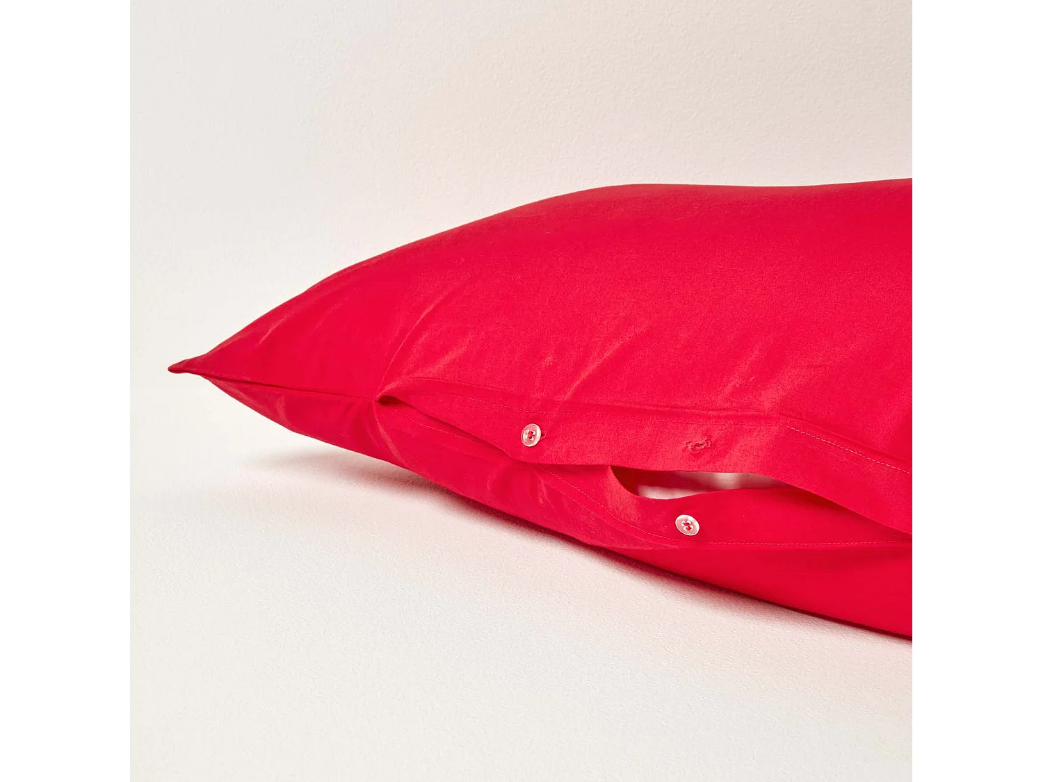 Homescapes Red Egyptian Cotton V Shaped Pillowcase 200 TC