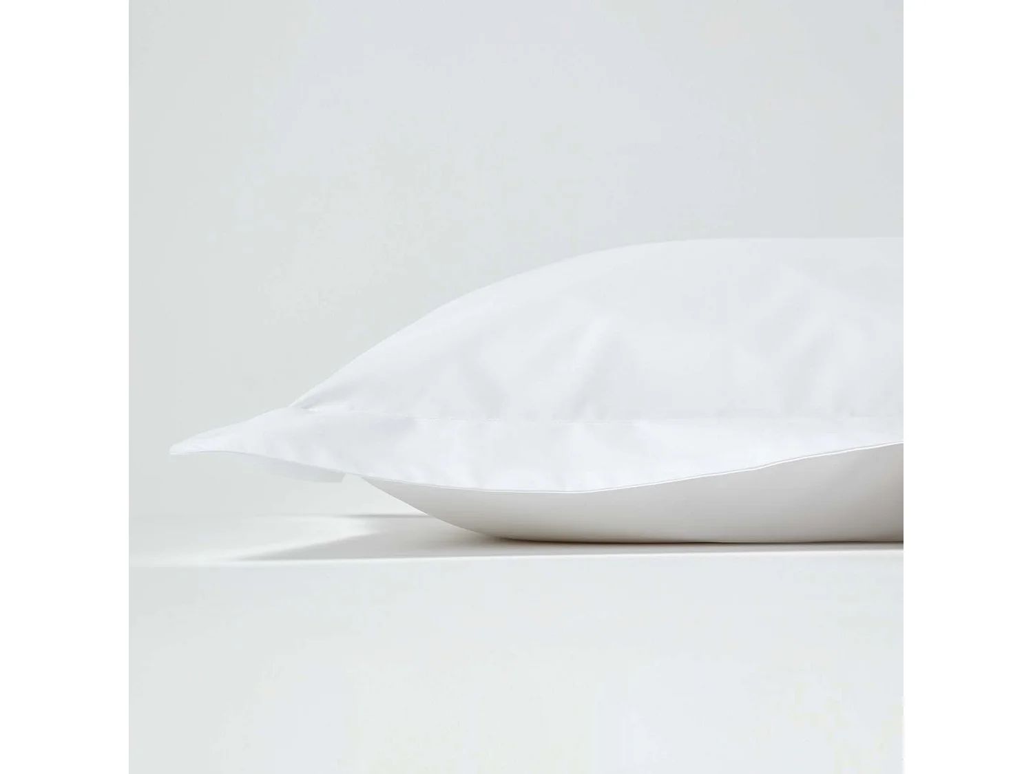 Homescapes White Egyptian Cotton Oxford Pillowcase 200 TC, King Size