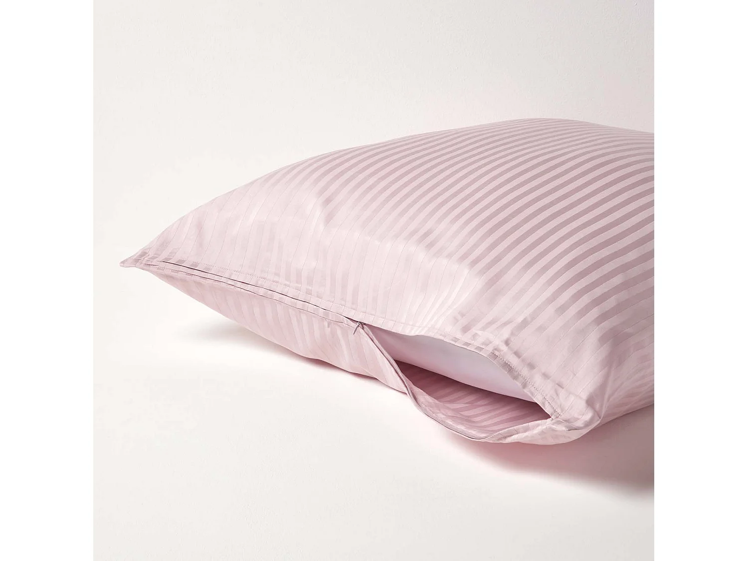Homescapes Dusky Pink Violet Continental Egyptian Cotton Pillowcase 330 TC, 80 x 80 cm