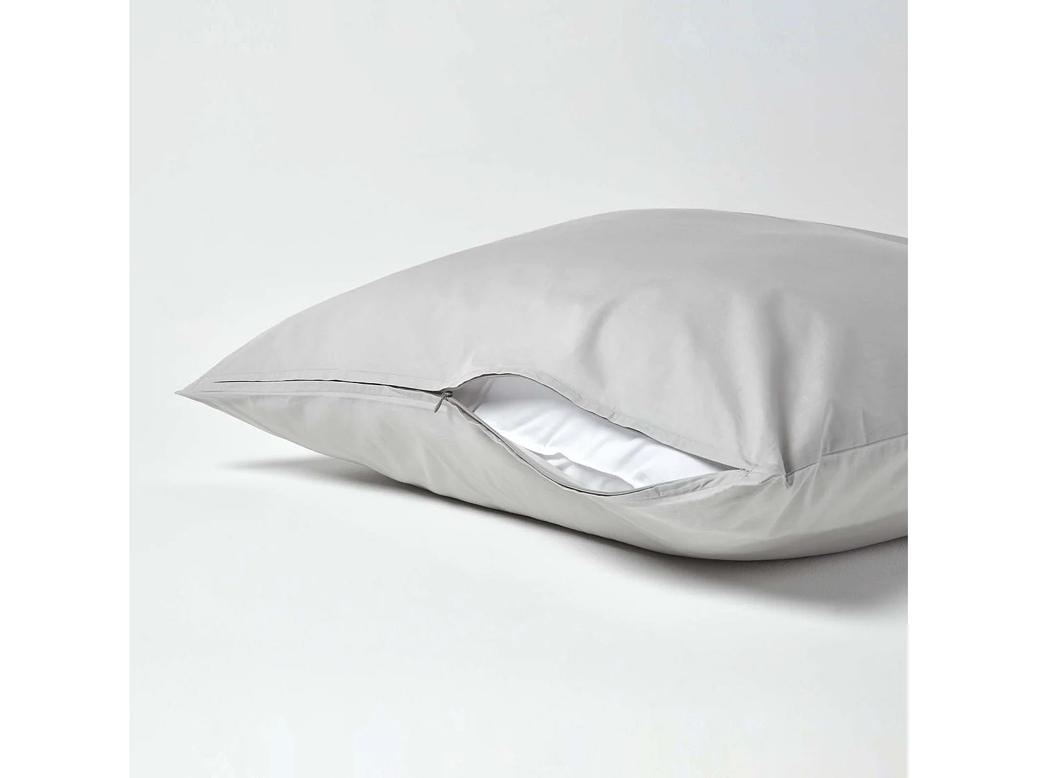 Homescapes Silver Grey Continental Egyptian Cotton Pillowcase 200 TC, 80 x 80 cm