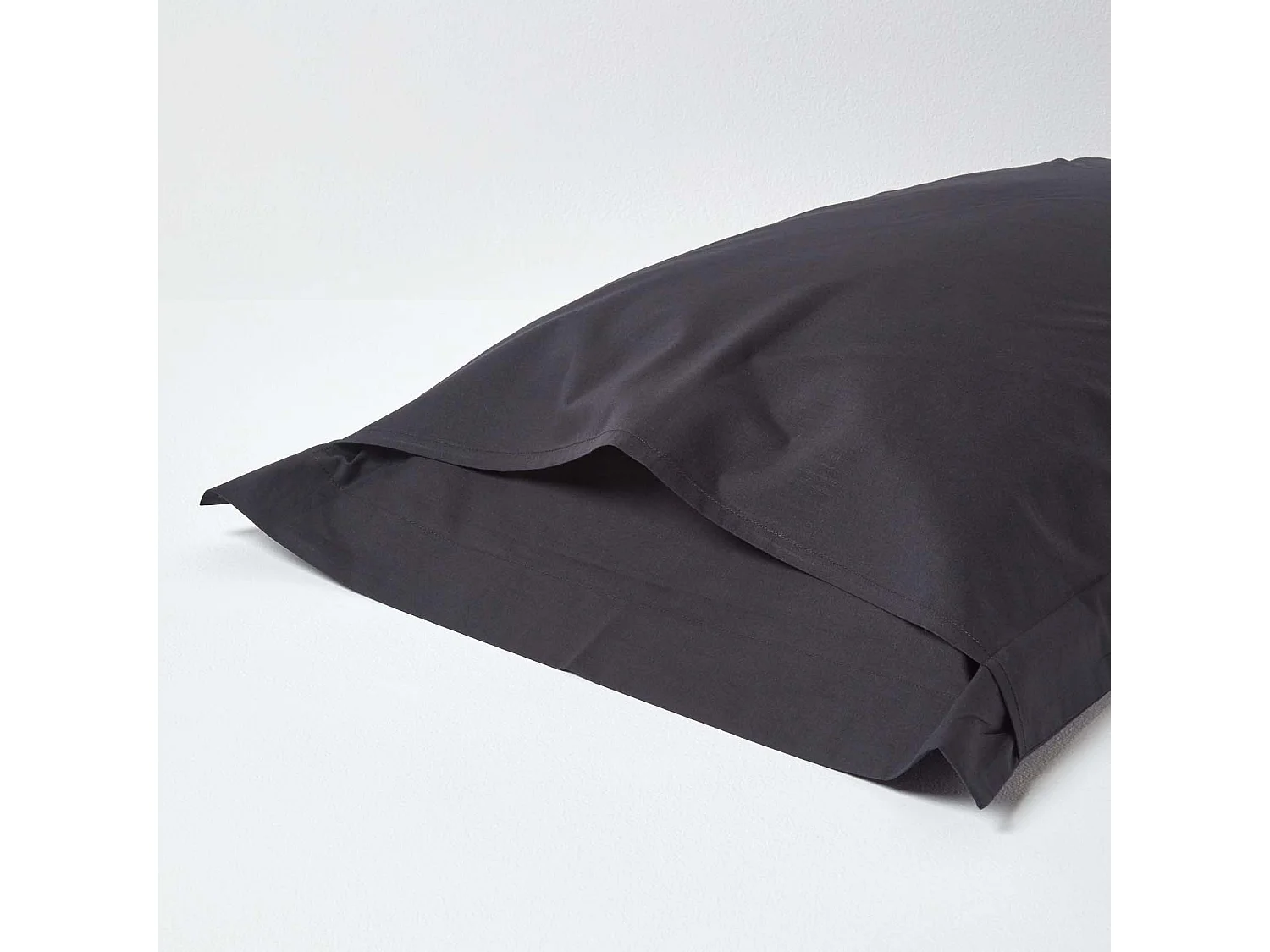 Homescapes Black Egyptian Cotton Oxford Pillowcase 200 TC