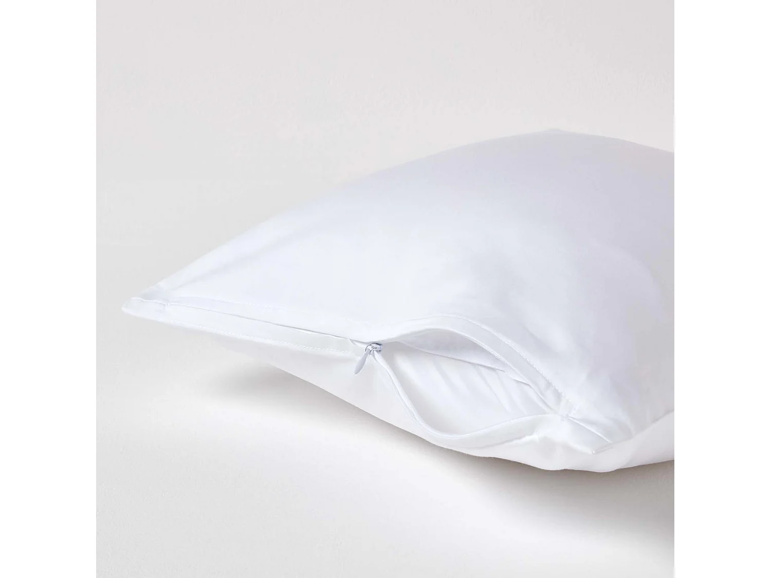 Homescapes White Organic Cotton Continental Pillowcase 400 TC, 40 x 40 cm