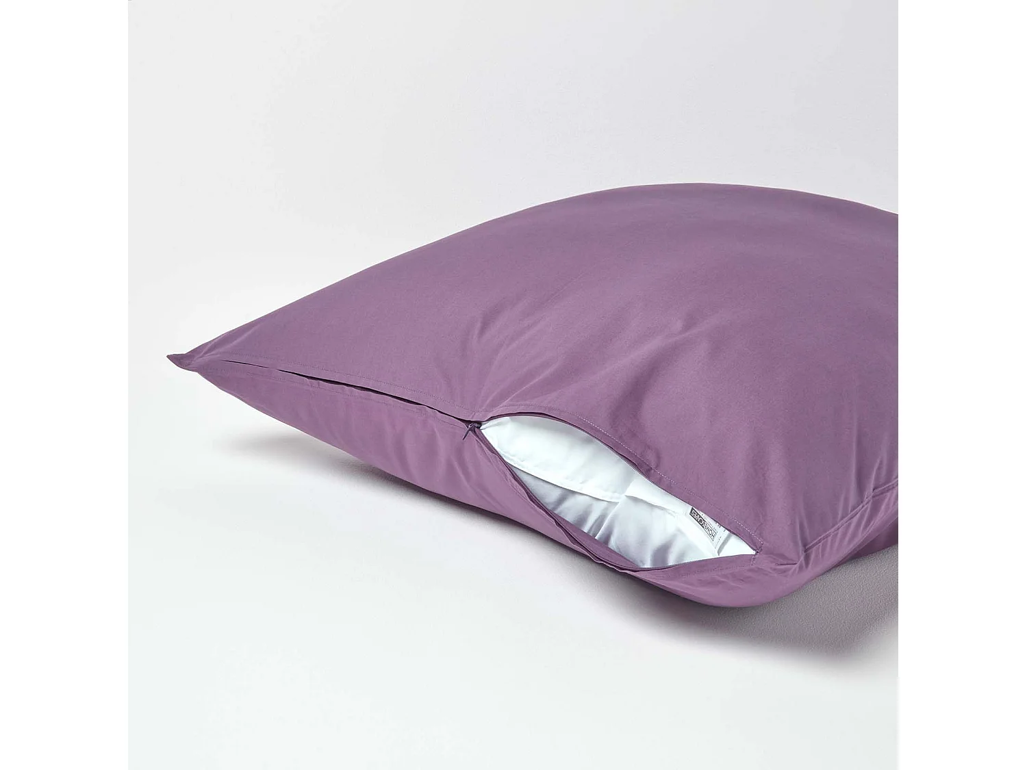 Homescapes Grape Continental Egyptian Cotton Pillowcase 200 TC, 80 x 80 cm