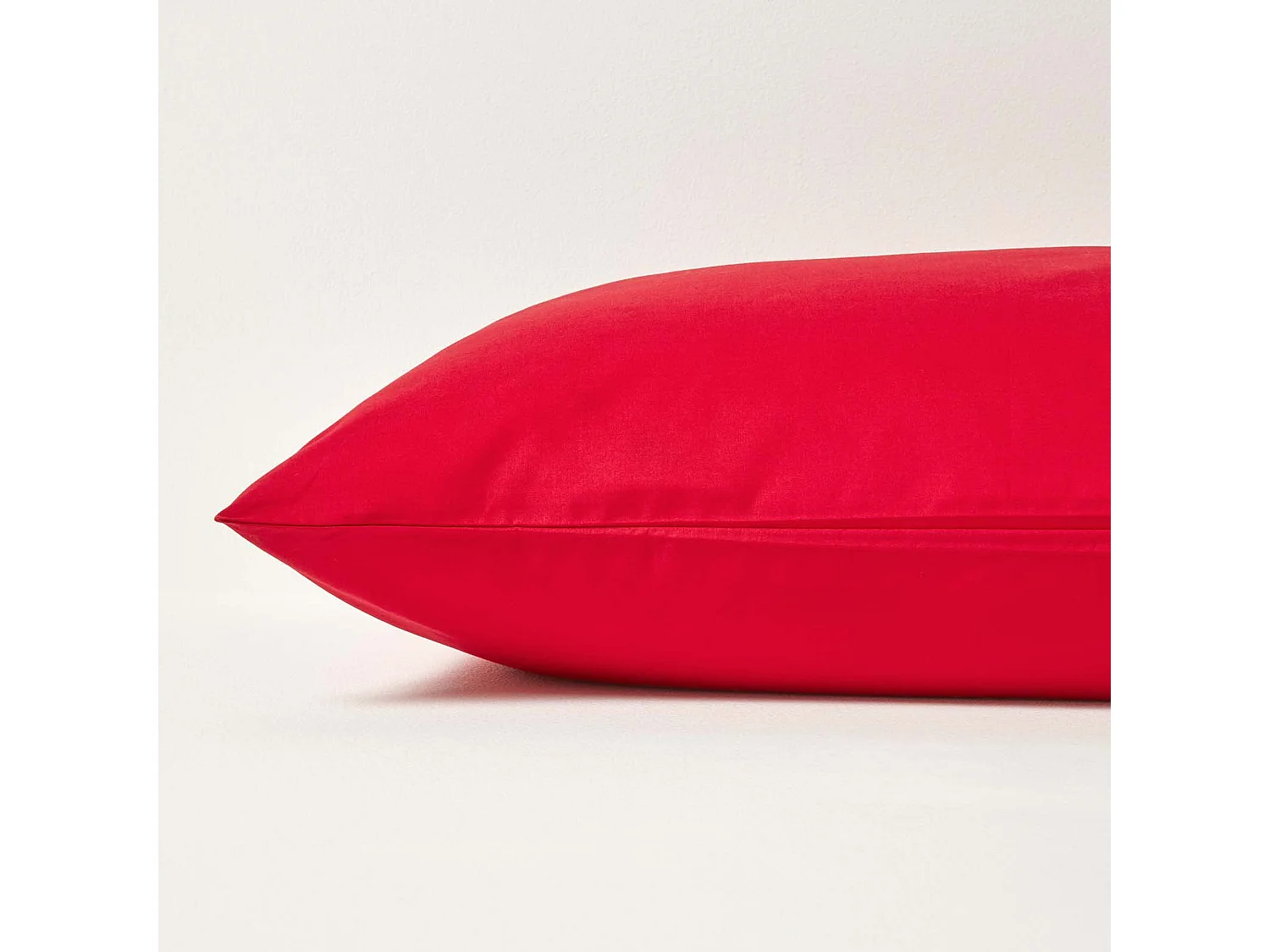 Homescapes Red Continental Egyptian Cotton Pillowcase 200 TC, 60 x 60 cm