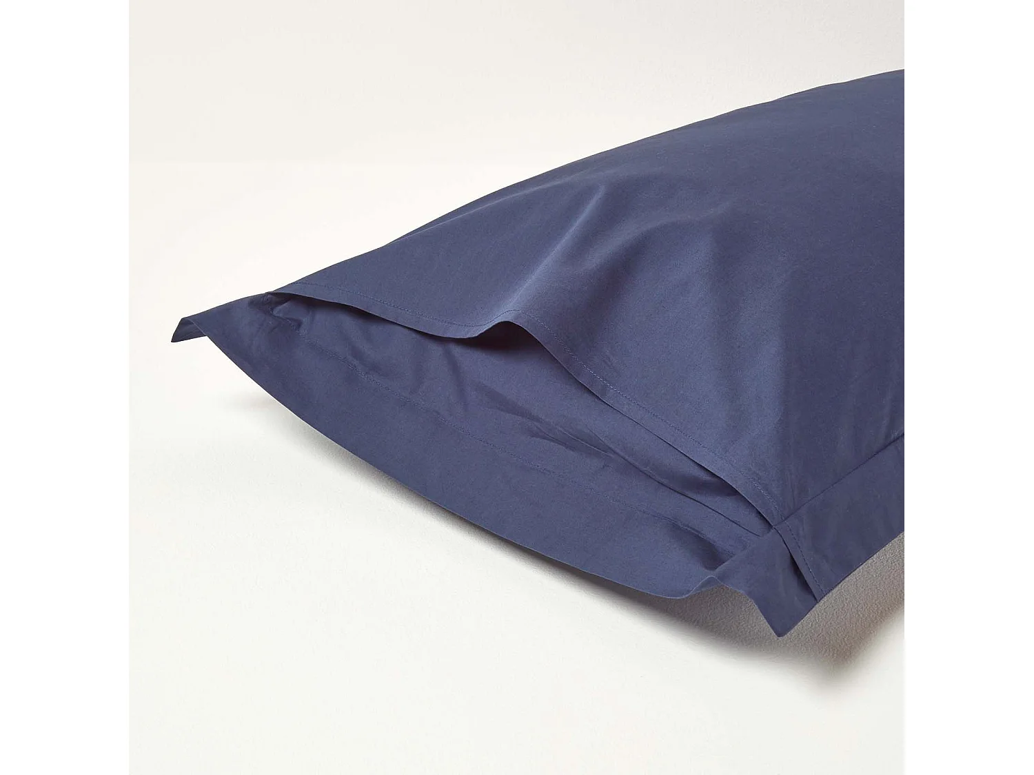 Homescapes Navy Blue Egyptian Cotton Oxford Pillowcase 200 TC, Standard Size