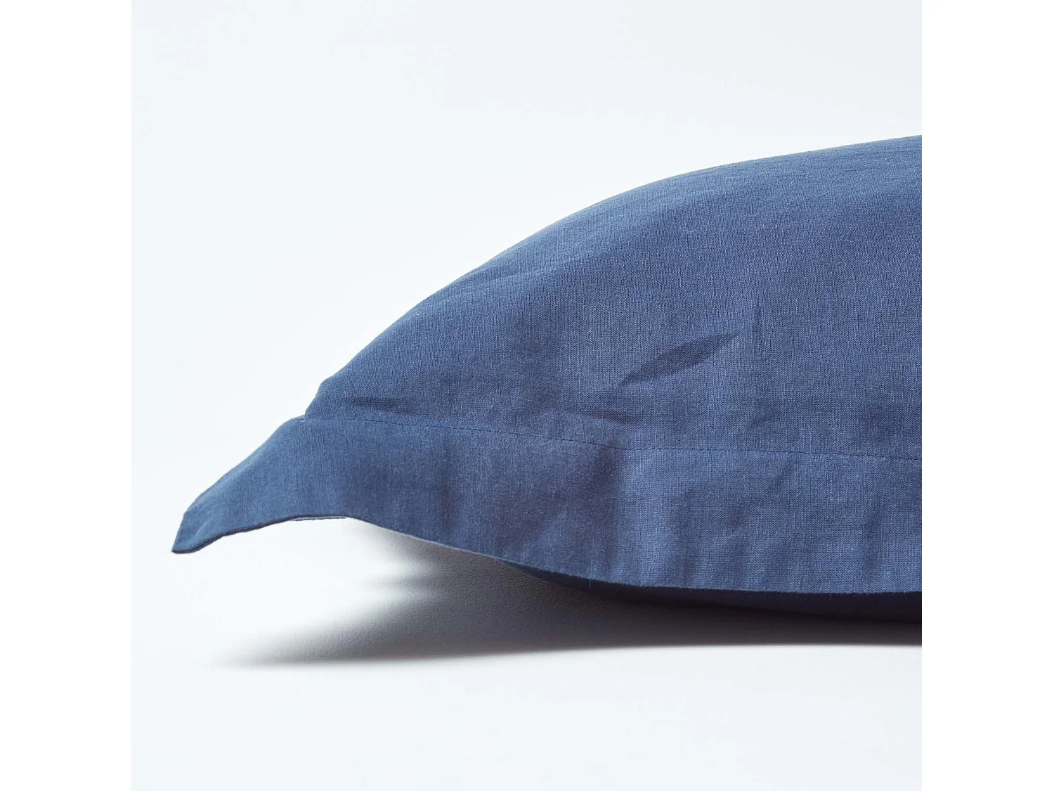 Homescapes Navy Blue Linen Oxford Pillowcase, King