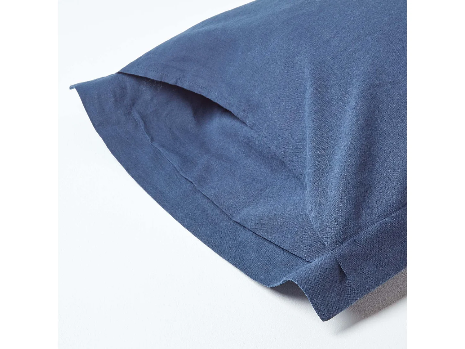 Homescapes Navy Blue Linen Oxford Pillowcase, King