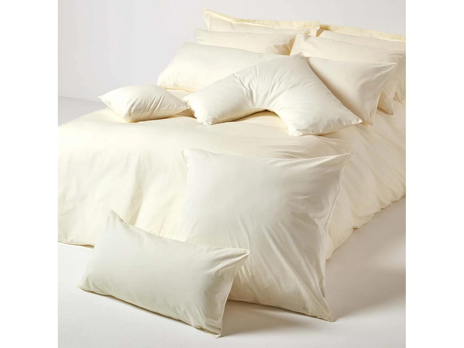 Homescapes Cream Continental Egyptian Cotton Pillowcase 200 TC, 80 x 80 cm