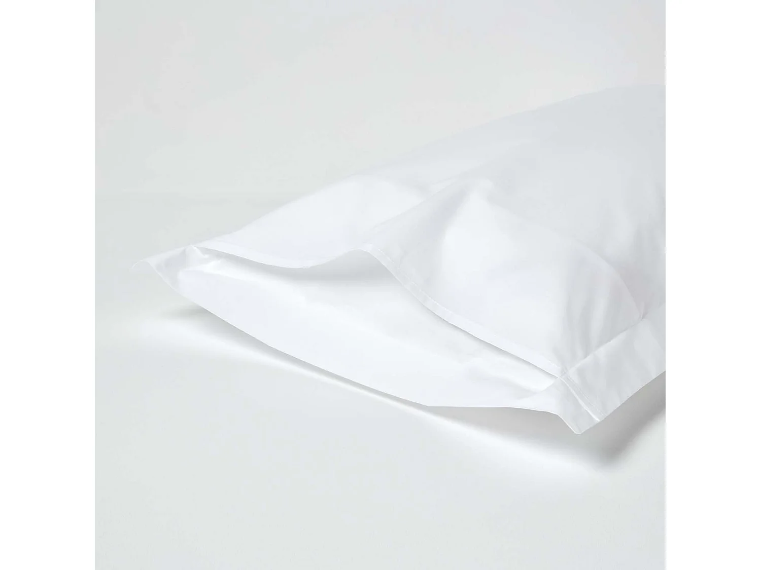 Homescapes White Egyptian Cotton Oxford Pillowcase 200 TC, Standard Size