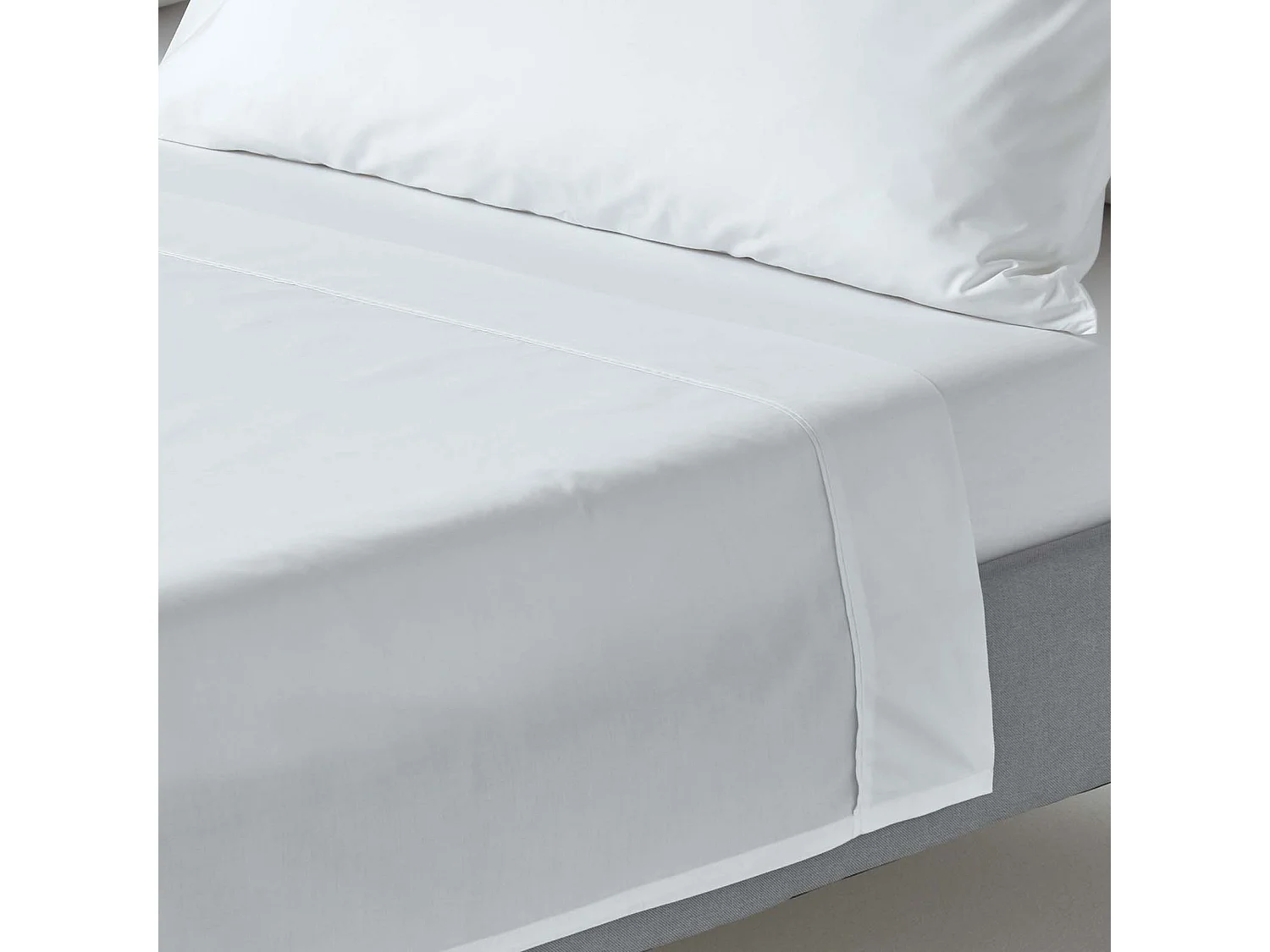 Homescapes White Egyptian Cotton Flat Sheet 200 TC, Super King