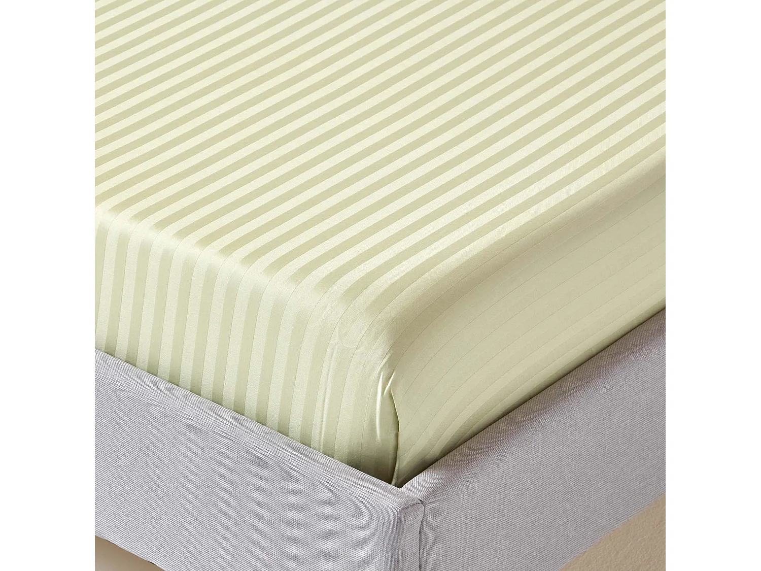 Homescapes Sage Green Egyptian Cotton Satin Stripe Flat Sheet 330 TC, King