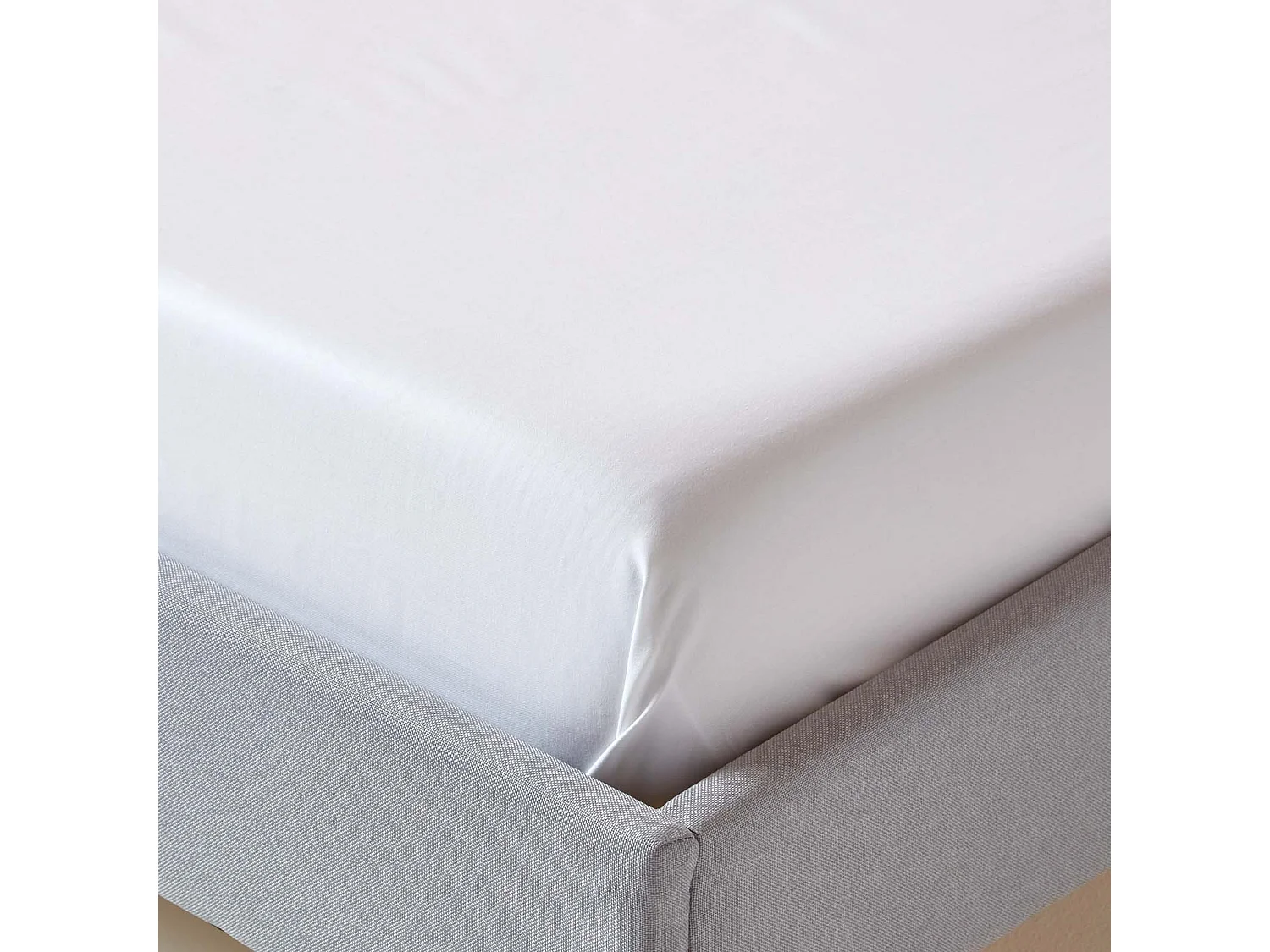 Homescapes White Organic Cotton Flat Sheet 400 Thread count, Super King