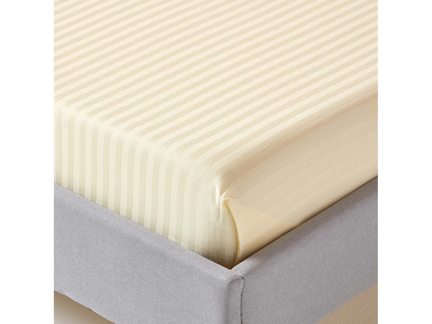 Homescapes Pastel Yellow Egyptian Cotton Satin Stripe Flat Sheet 330 TC, Double