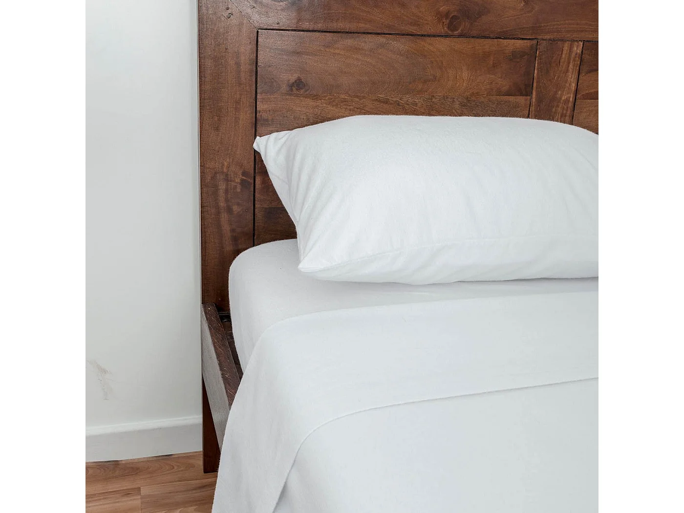 Homescapes White Luxury Brushed Cotton Flannelette Flat Sheet 100% Cotton, Double