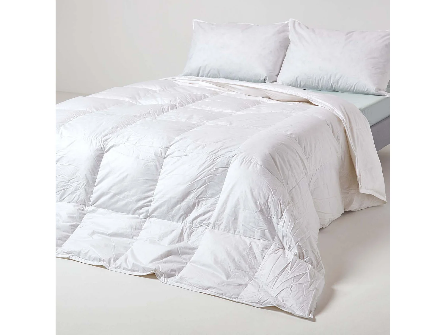 Homescapes Luxury White Duck Down 10.5 Tog Single Size Autumn Duvet