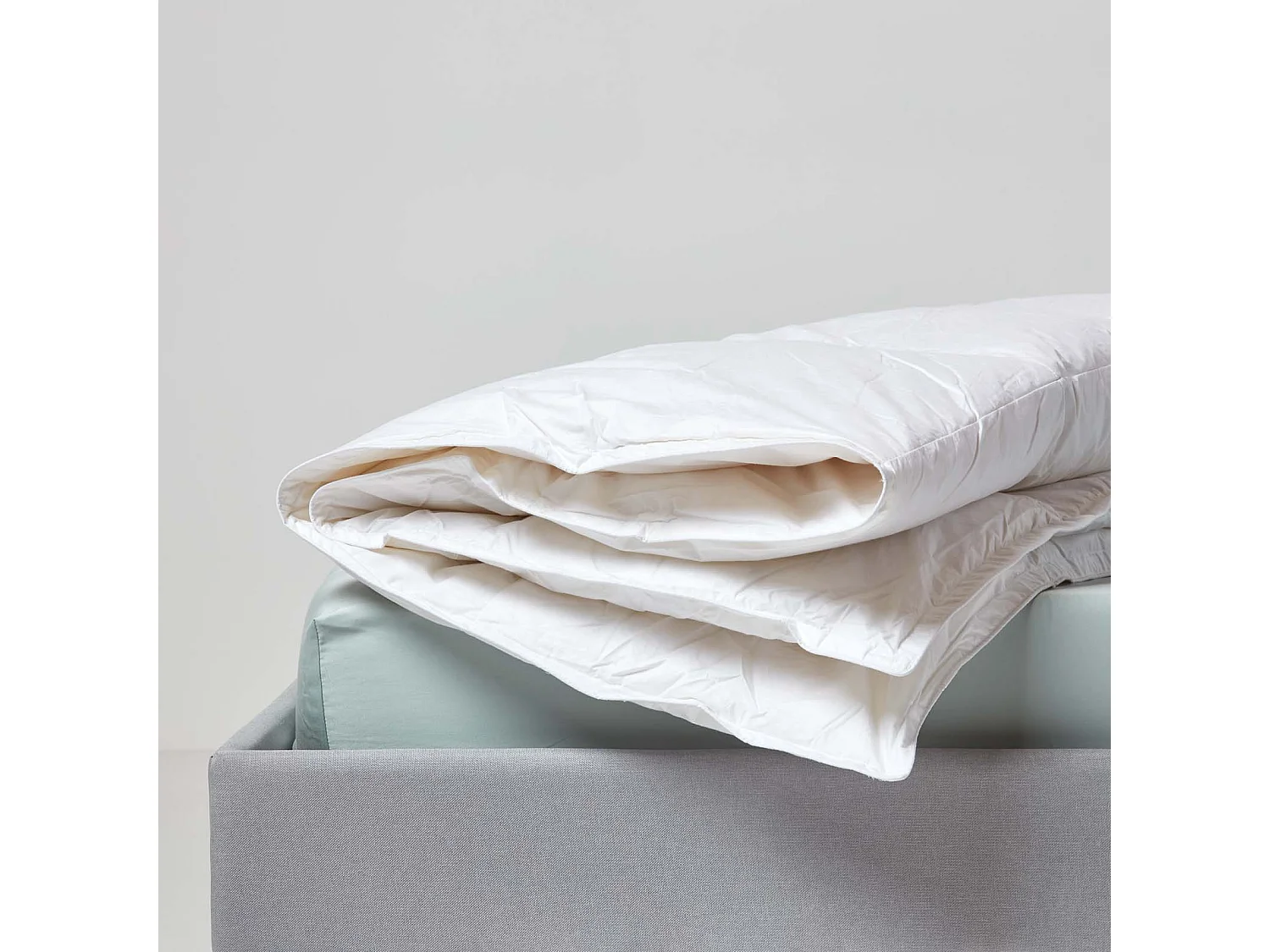 Couette de luxe tempérée printempsété en duvet de canard 9 tog - 230 x 220 cm - HOMESCAPES