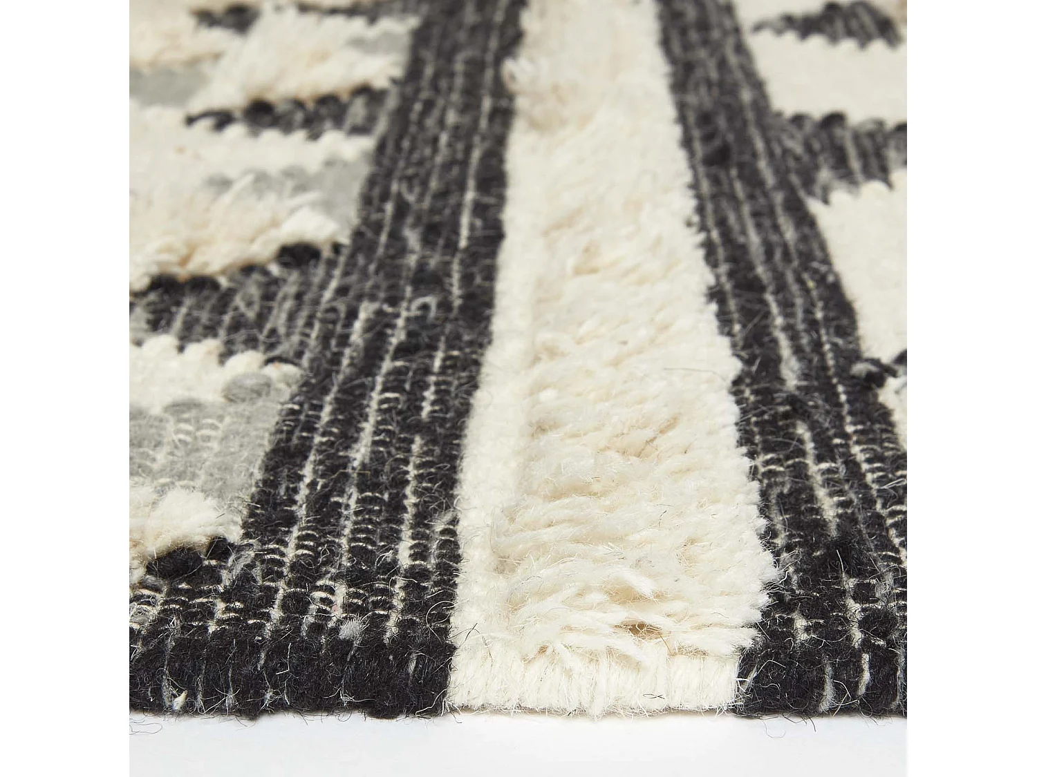 Homescapes Kota Black & Grey Kilim Runner Wool Rug 66 x 200 cm