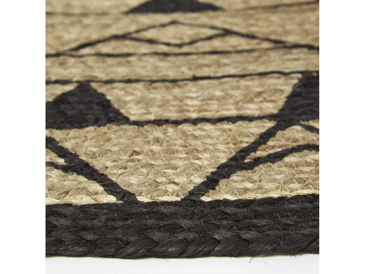 Homescapes Natural & Black Mandala Braided Jute Rug, 120 cm Round