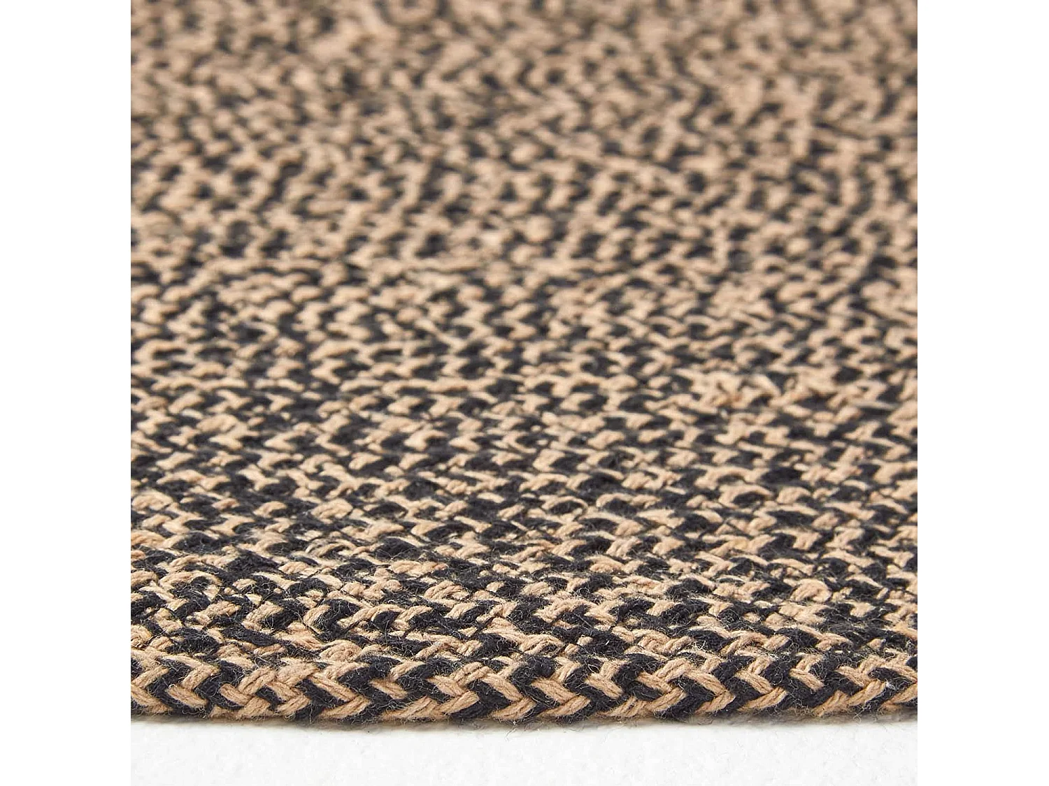 Homescapes Linen and Black Melange Braided Rug, 150 cm Round