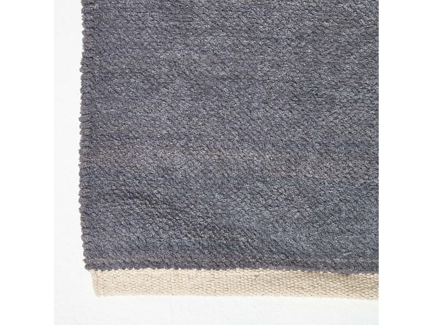 Homescapes Dark Grey 100% Cotton Plain Chenille Rug with Natural Trim, 66 x 200 cm