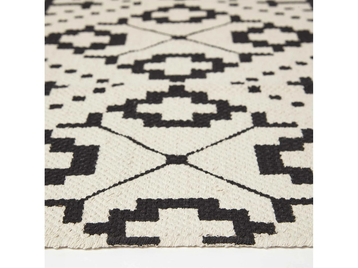 Homescapes Reva Black & White Handwoven Cotton Geometric Rug 160 x 230 cm