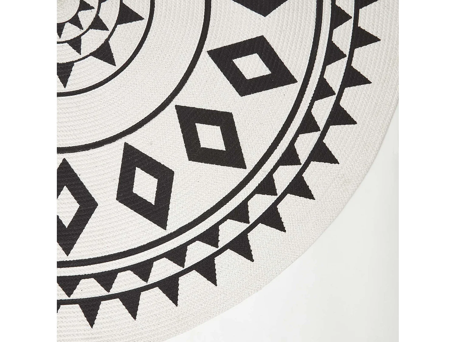 Homescapes Lia White & Black Mandala Handoven Cotton Rug, 150 cm Round