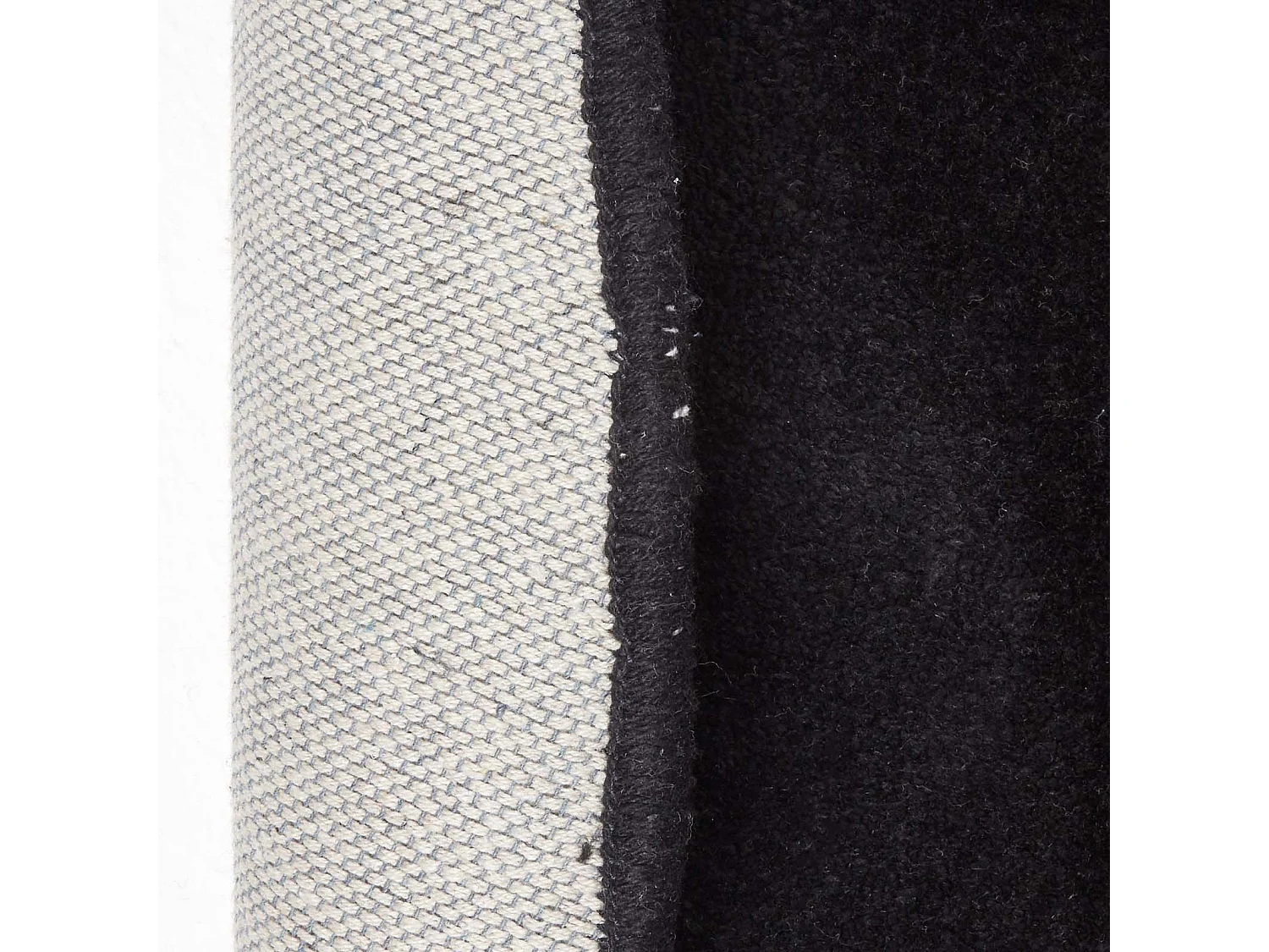 Homescapes Hand Tufted Plain Cotton Black Large Round Rug, 150 cm Diameter