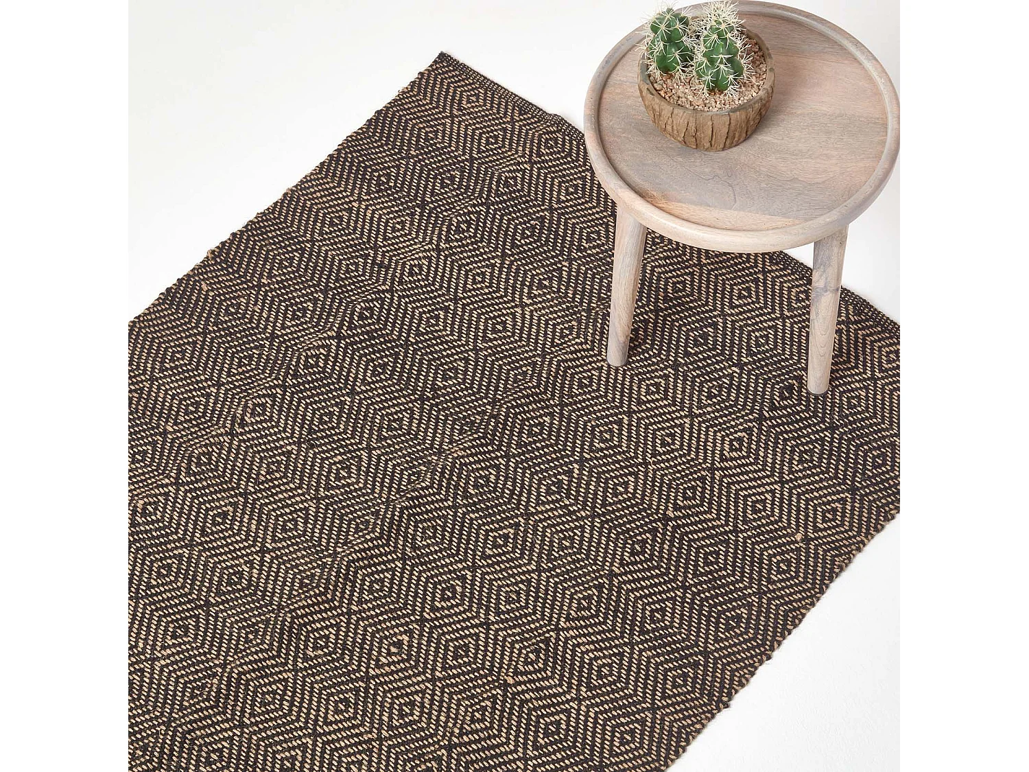 Homescapes Black Geometric Jute Rug,150 x 240 cm