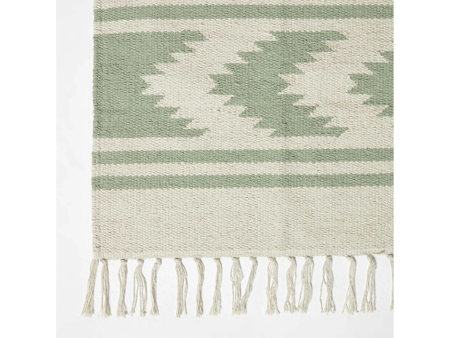 Homescapes Turin Green & Natural Kilim Cotton Rug, 160 x 230 cm