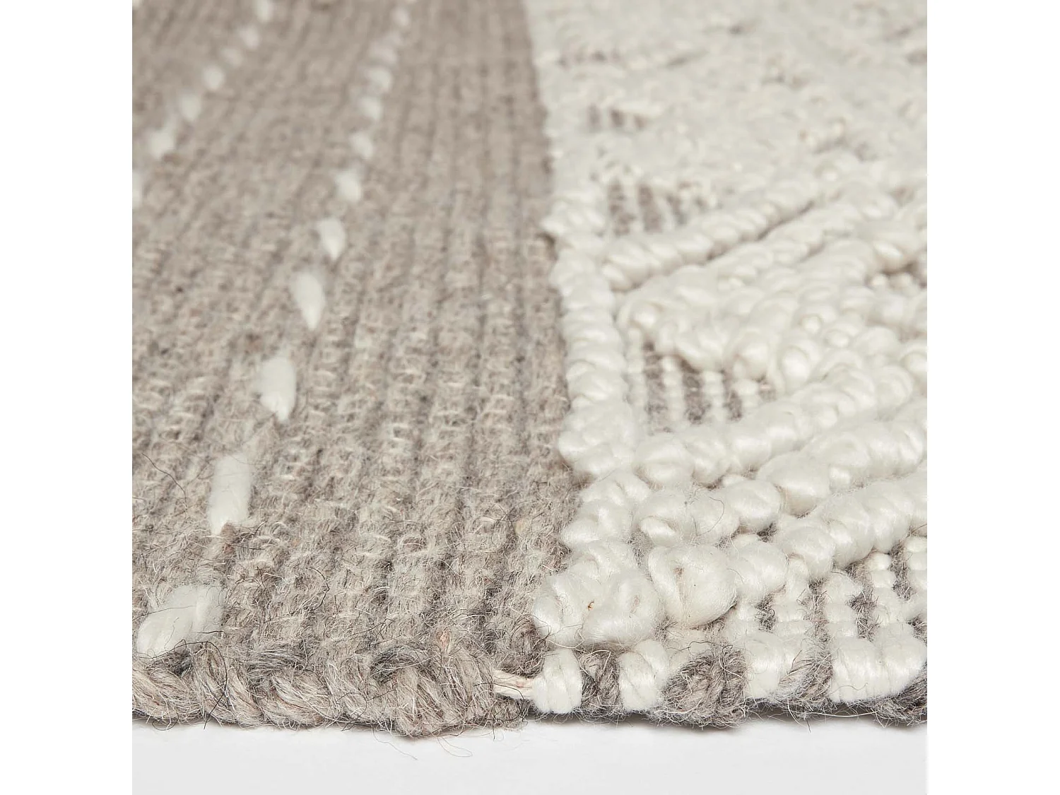 Homescapes Patna Beige & Natural Kilim Wool Rug 90 x 150 cm