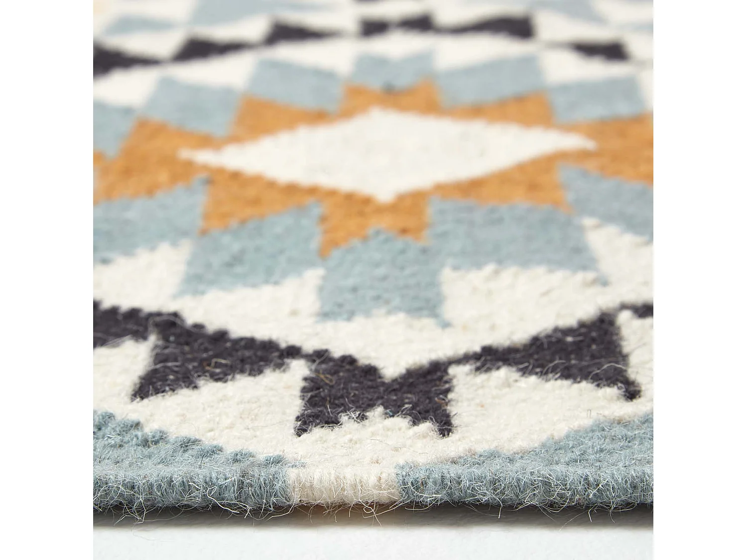 Homescapes Agra Handwoven Ochre Gold, Silver Grey and Black Diamond Pattern Kilim Wool Rug, 160 x 230 cm