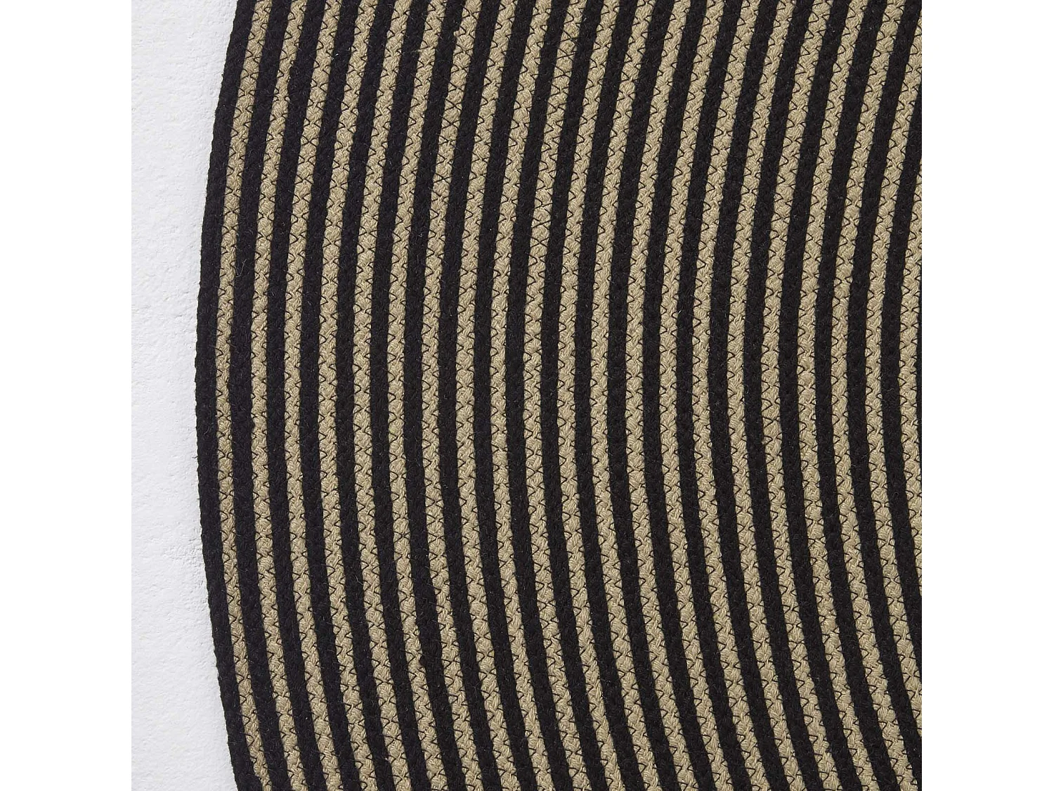 Homescapes Linen and Black Handmade Woven Spiral Braided Rug, 200 cm Round