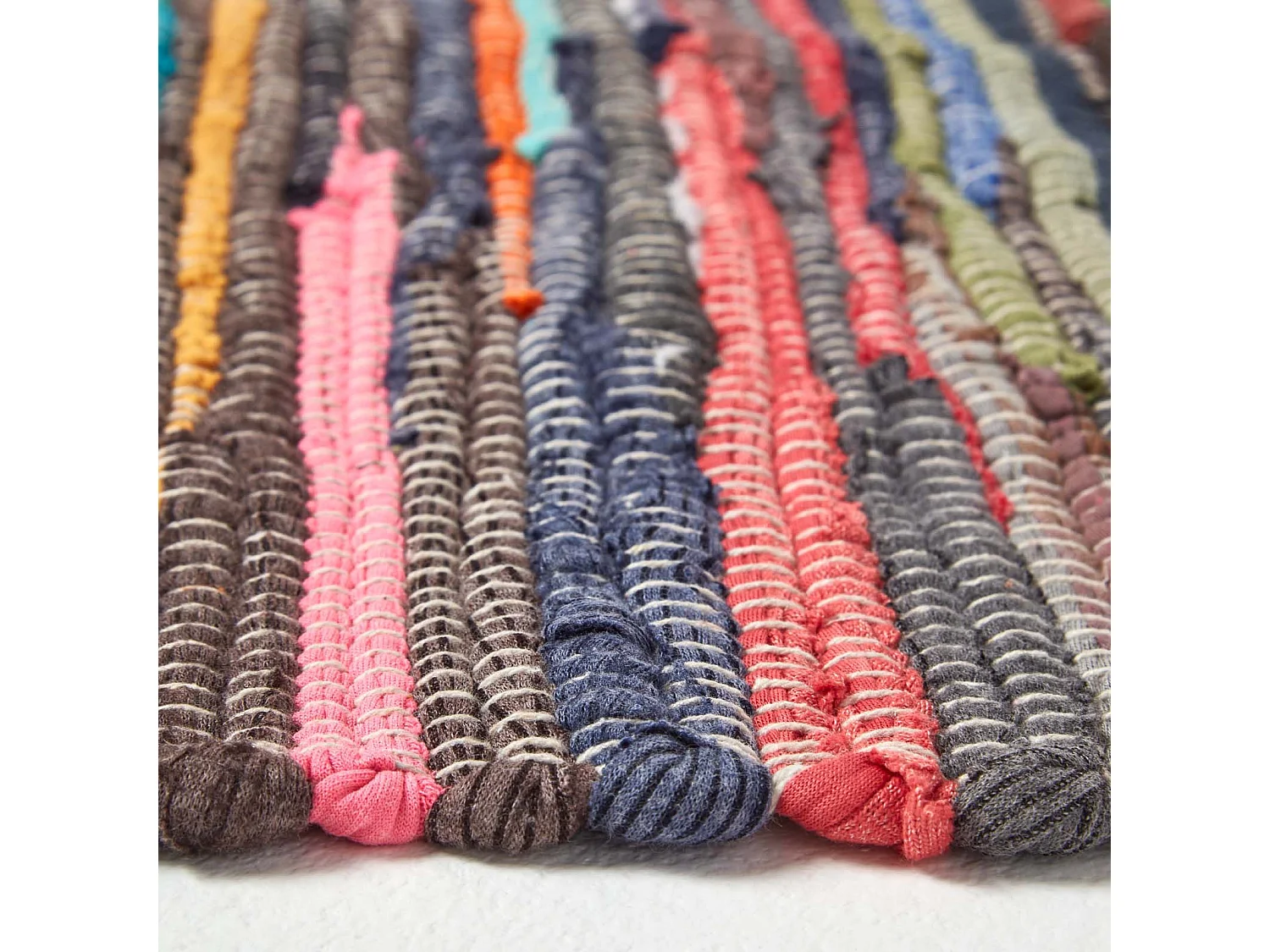 Homescapes Recycled Cotton Chindi Rug 90x150 cm, Handwoven Multicoloured Rag Rug for Living Room, Bedroom, Kitchen