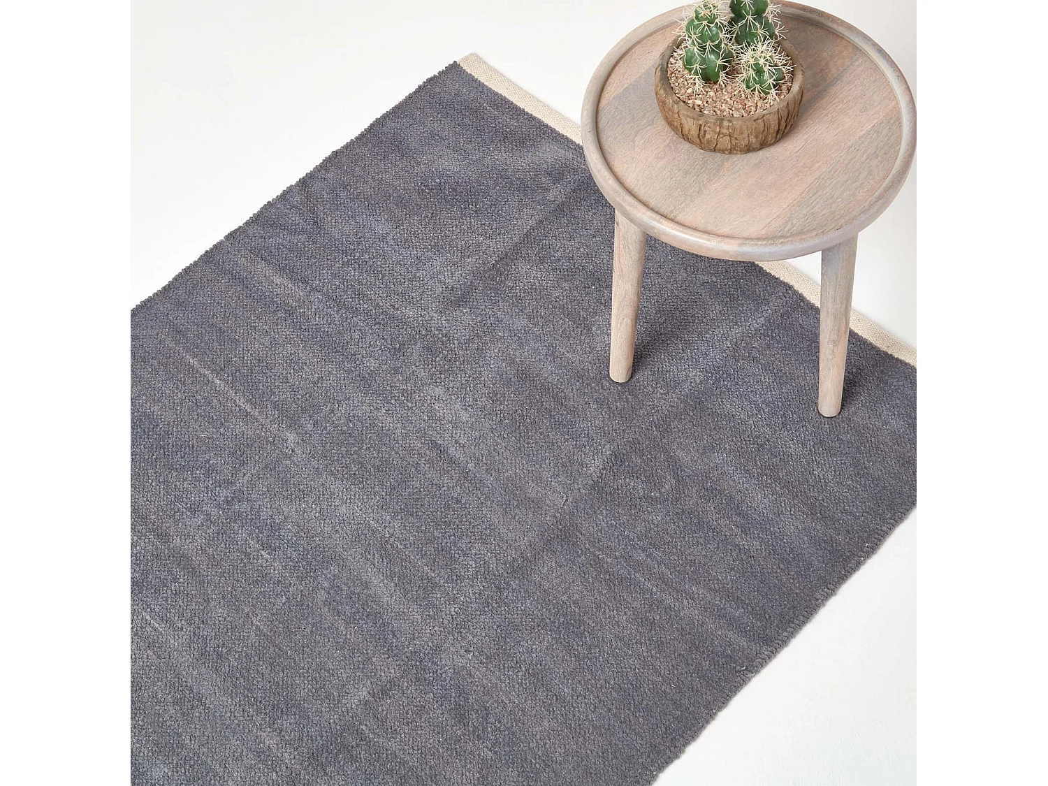 Homescapes Dark Grey 100% Cotton Plain Chenille Rug with Natural Trim, 90 x 150 cm