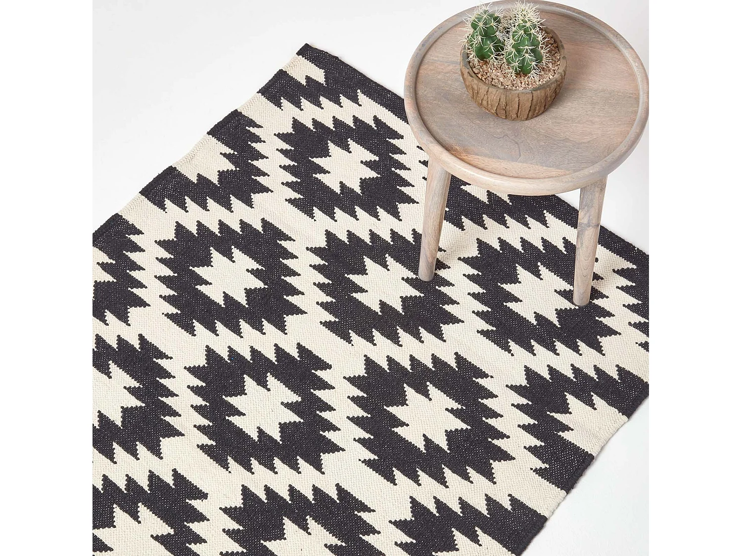Homescapes Zurich Handwoven Black and White 100% Cotton Geometric Pattern Kilim Rug, 90 x 150 cm