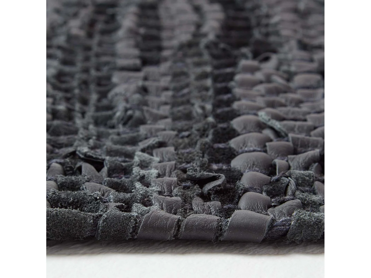 Homescapes Denver Leather Woven Rug Black, 90 x 150 cm