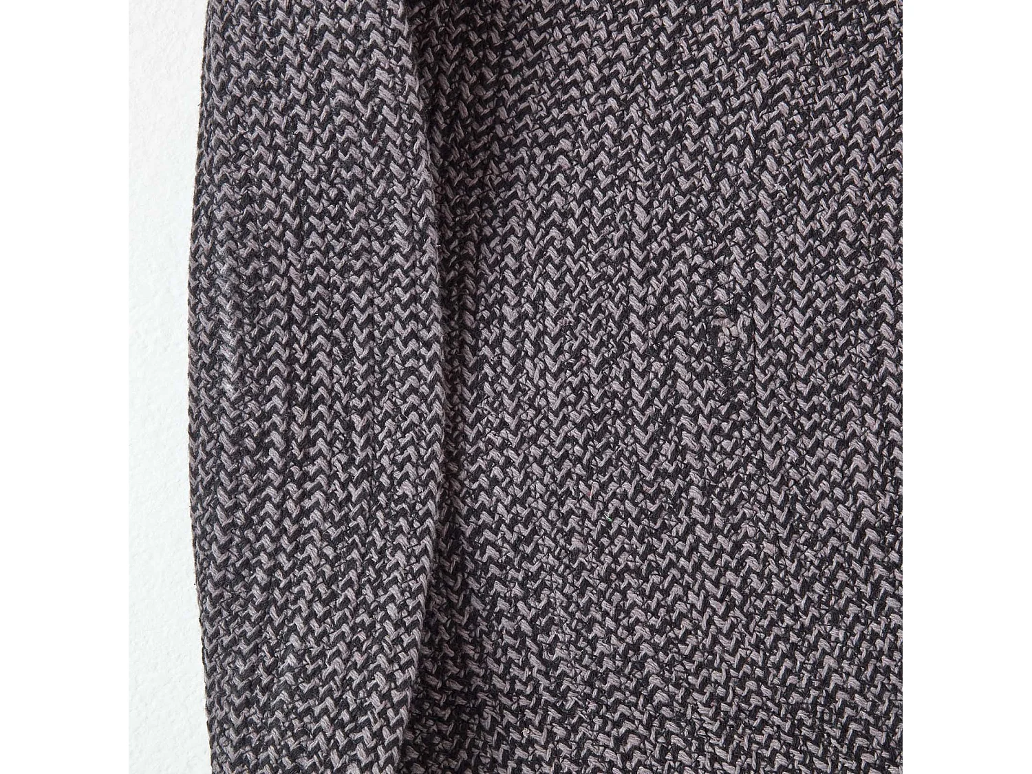 Homescapes Grey and Black Handmade Woven Braided Rug, 120 cm Round