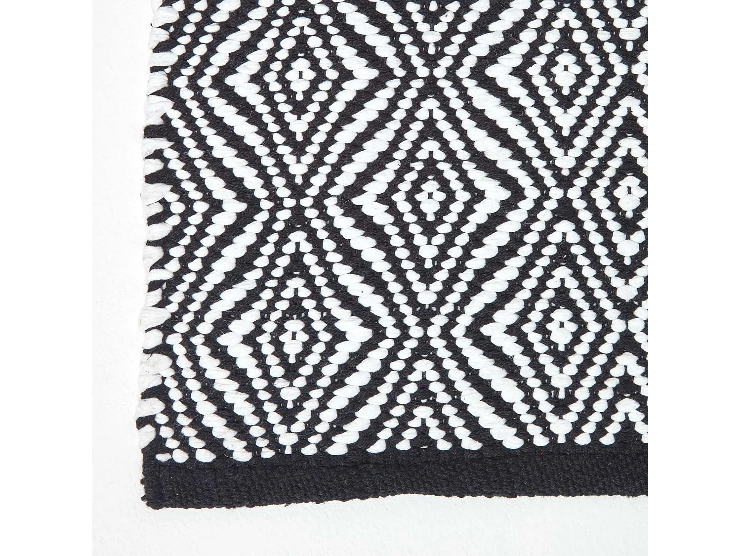 Homescapes Trance Black and White Diamond Pattern Recycle Fibre Rug, 160 x 230 cm