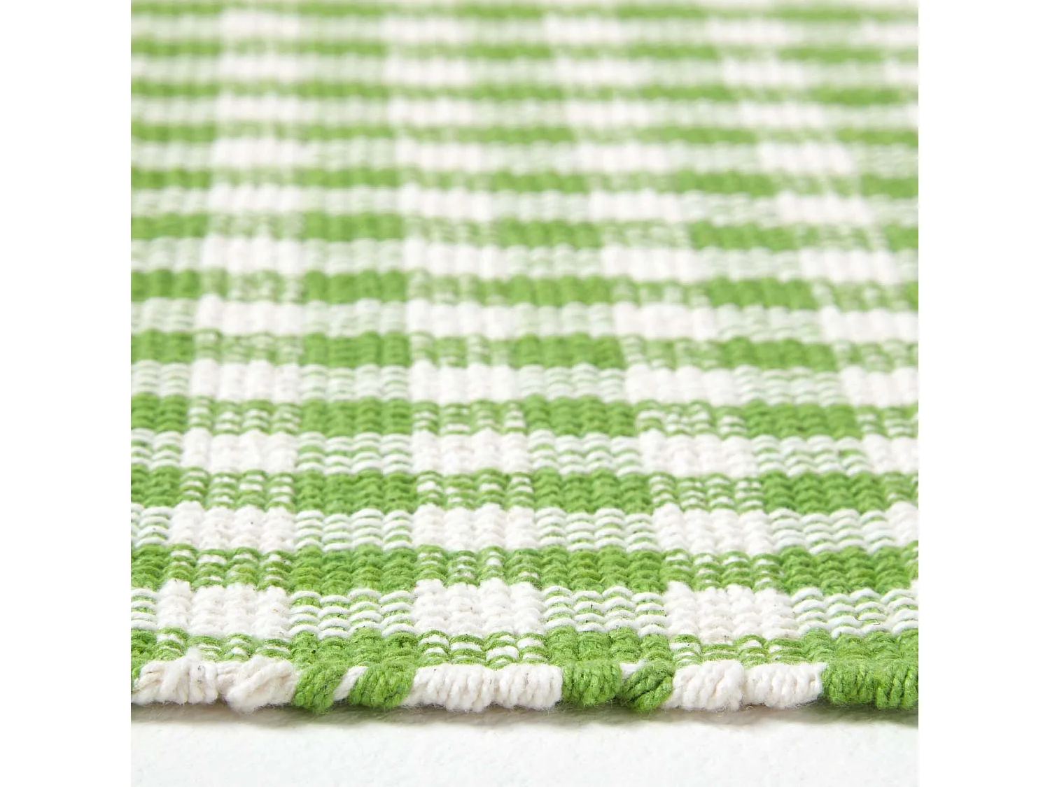 Homescapes Cotton Gingham Check Rug Hand Woven Green White, 66 x 200 cm